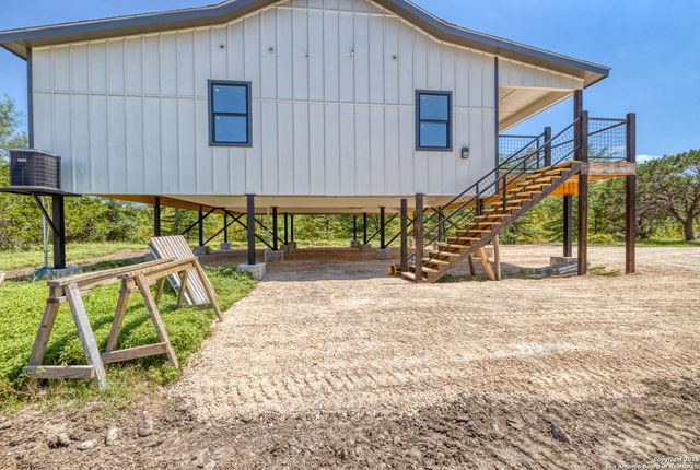 132 Sherman Lane, Leakey, TX 78873