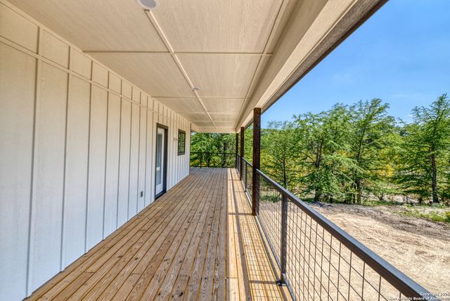 132 Sherman Lane, Leakey, TX 78873