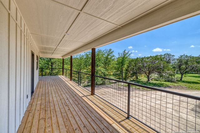 132 Sherman Lane, Leakey, TX 78873