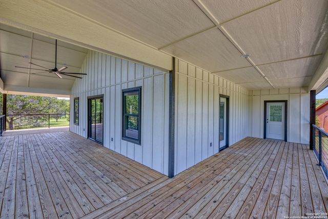 132 Sherman Lane, Leakey, TX 78873