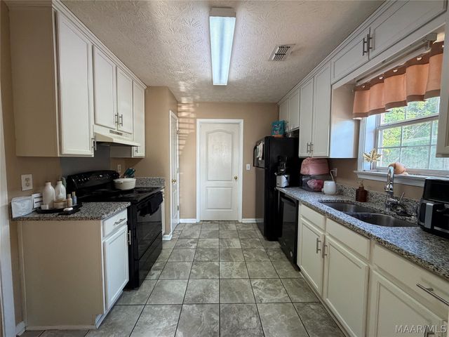 538 Mt Airy Drive, Prattville, AL 36067