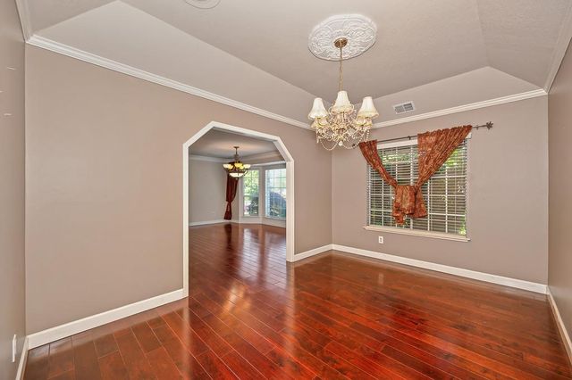 1872 Ridgeview Dr, Roseville, CA 95661