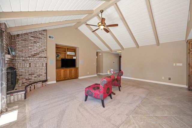 1872 Ridgeview Dr, Roseville, CA 95661