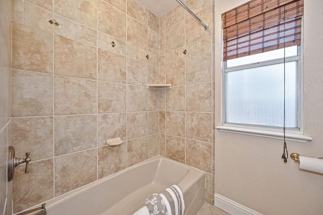 1872 Ridgeview Dr, Roseville, CA 95661