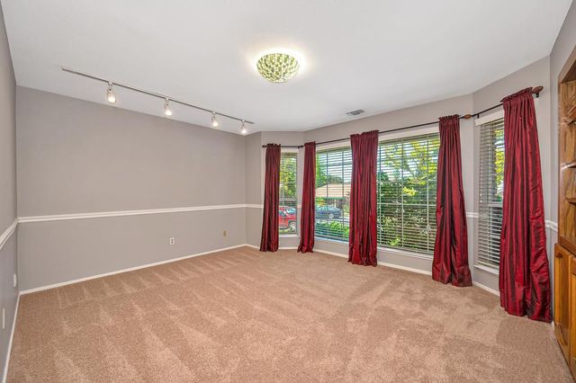 1872 Ridgeview Dr, Roseville, CA 95661
