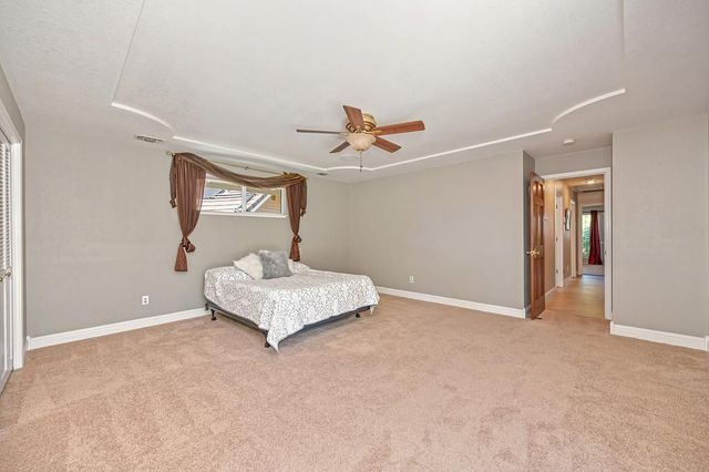 1872 Ridgeview Dr, Roseville, CA 95661