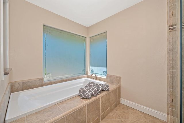 1872 Ridgeview Dr, Roseville, CA 95661