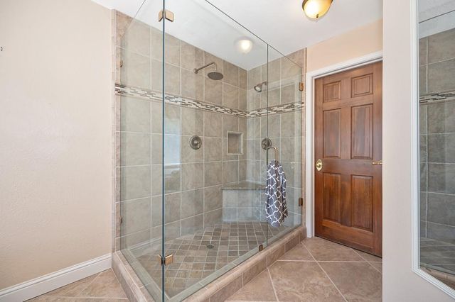 1872 Ridgeview Dr, Roseville, CA 95661