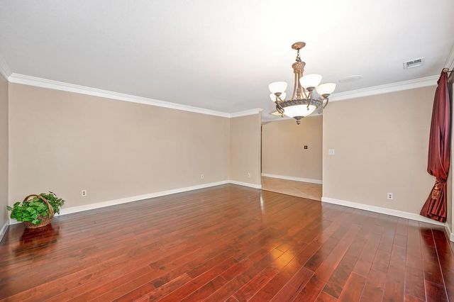 1872 Ridgeview Dr, Roseville, CA 95661