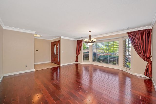 1872 Ridgeview Dr, Roseville, CA 95661