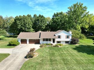 55042 West End Road, Three Rivers, MI 49093