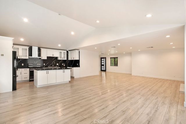 18646 Ingomar, Reseda, CA 91335