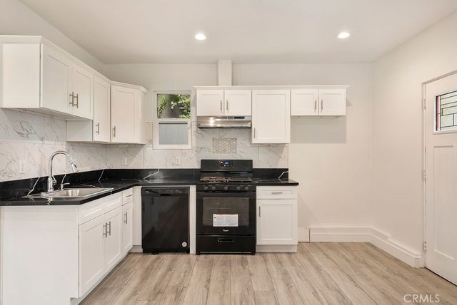 18646 Ingomar, Reseda, CA 91335
