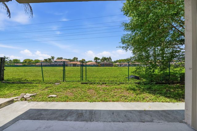 345 W Cypress Cove Circle, Davie, FL 33325