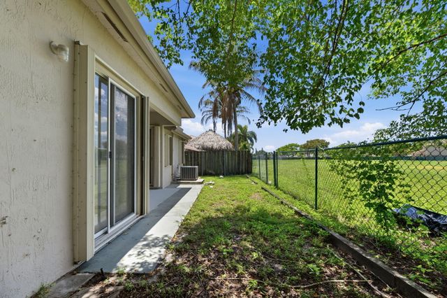 345 W Cypress Cove Circle, Davie, FL 33325