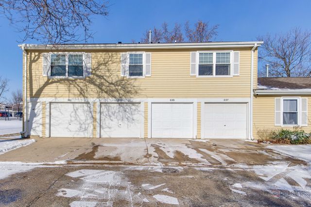 233 Winfield Court 233, Vernon Hills, IL 60061
