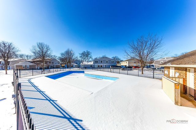 233 Winfield Court 233, Vernon Hills, IL 60061