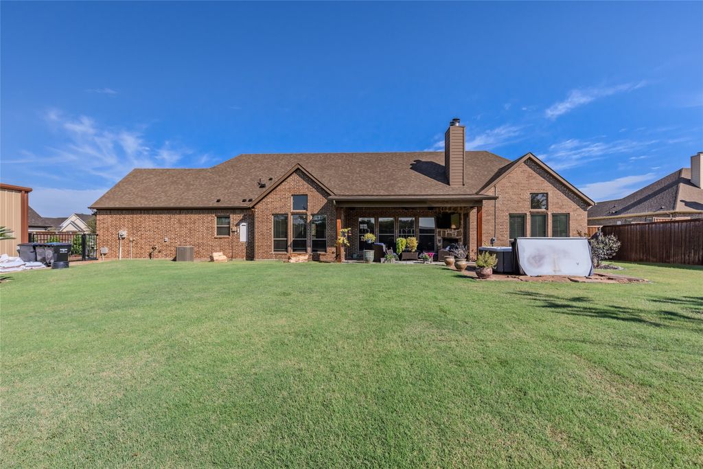 1015 Sinopa Street, Caddo Mills, TX 75135