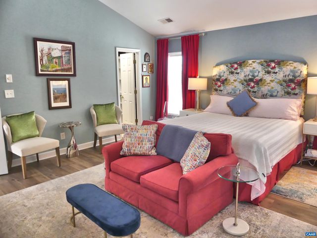 1230 DUNLORA DR, Charlottesville, VA 22901