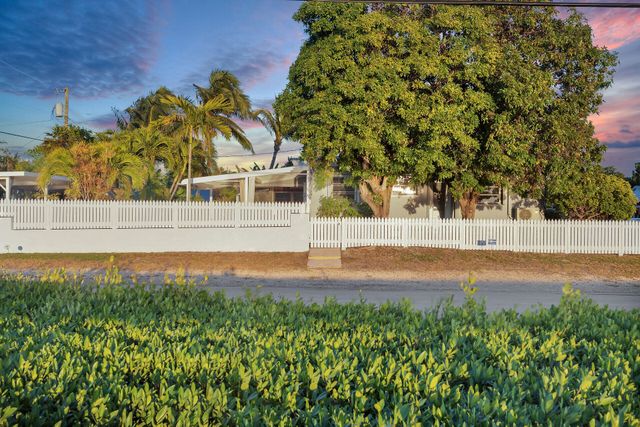 2801 Fogarty Avenue, Key West, FL 33040