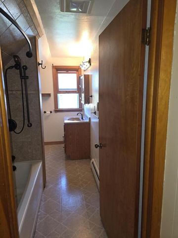 3762 E Holmes AVENUE, Cudahy, WI 53110