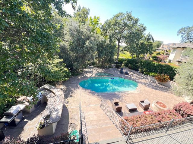 4112 Legend Dr, Rocklin, CA 95765