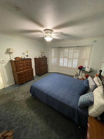 8163 N Armstrong, Clovis, CA 93619