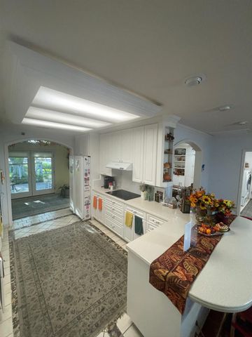 8163 N Armstrong, Clovis, CA 93619