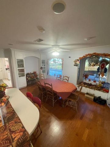 8163 N Armstrong, Clovis, CA 93619