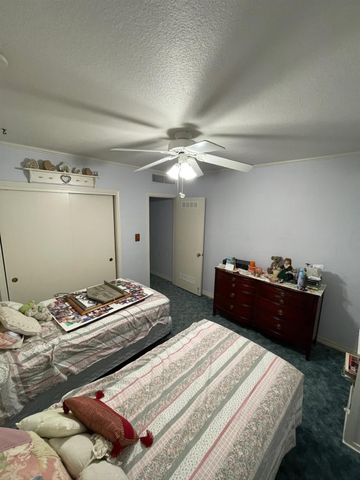 8163 N Armstrong, Clovis, CA 93619