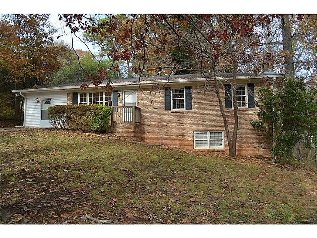 652 Moselle SW Drive, Mableton, GA 30126