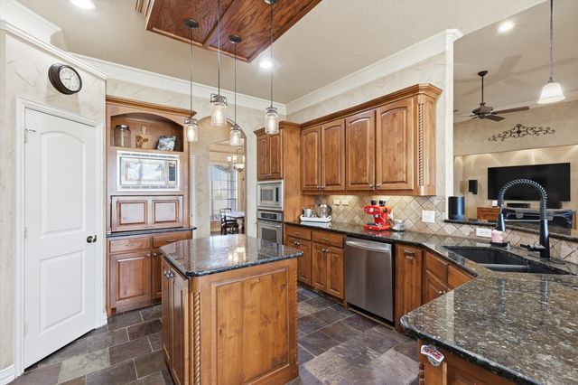 209 Lonesome Prairie Trail, Haslet, TX 76052