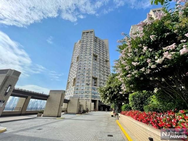 7000 Boulevard East 41L, Guttenberg, NJ 07093