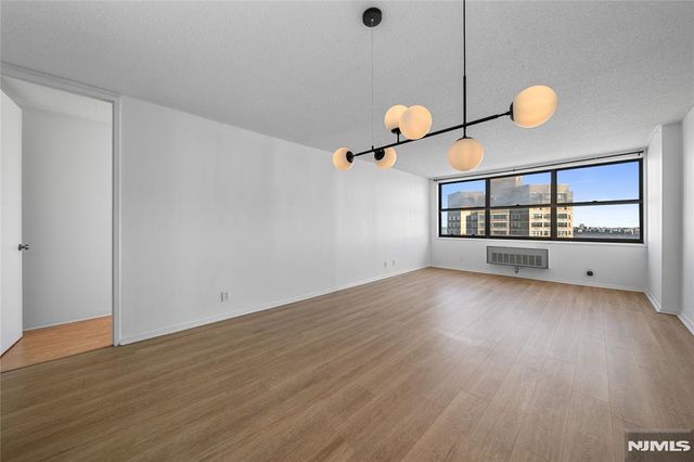 7000 Boulevard East 41L, Guttenberg, NJ 07093