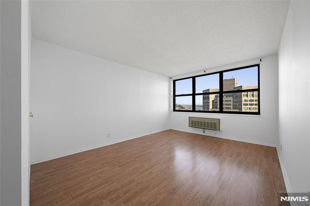 7000 Boulevard East 41L, Guttenberg, NJ 07093