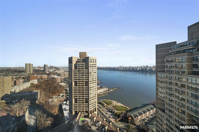 7000 Boulevard East 41L, Guttenberg, NJ 07093