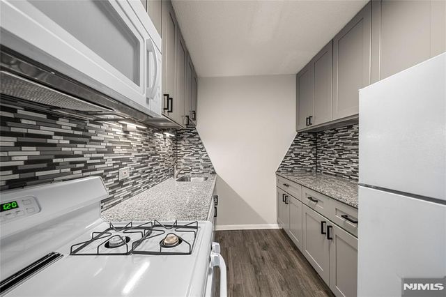 7000 Boulevard East 41L, Guttenberg, NJ 07093