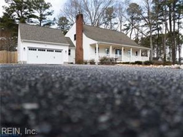 411 Hookemfair RD, Cobbs Creek, VA 23035