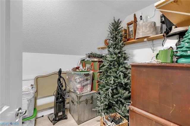 411 Hookemfair RD, Cobbs Creek, VA 23035