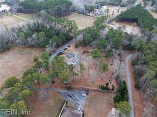 411 Hookemfair RD, Cobbs Creek, VA 23035