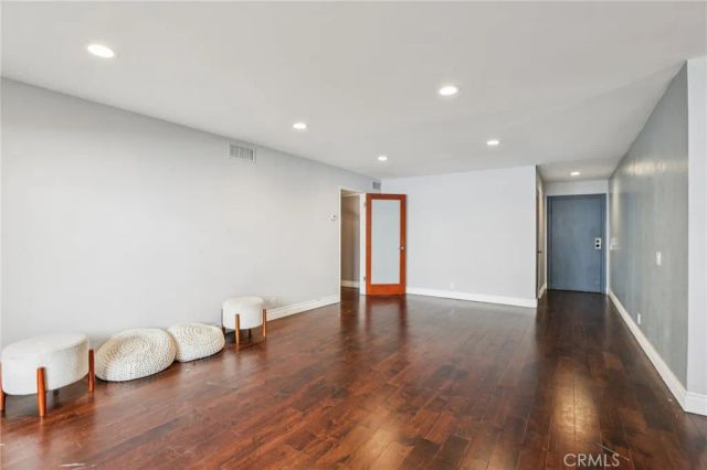 1121 N Olive Drive 211, West Hollywood, CA 90069