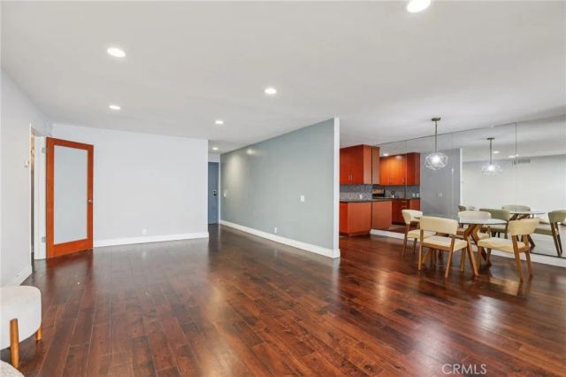 1121 N Olive Drive 211, West Hollywood, CA 90069