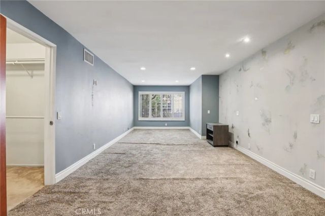 1121 N Olive Drive 211, West Hollywood, CA 90069