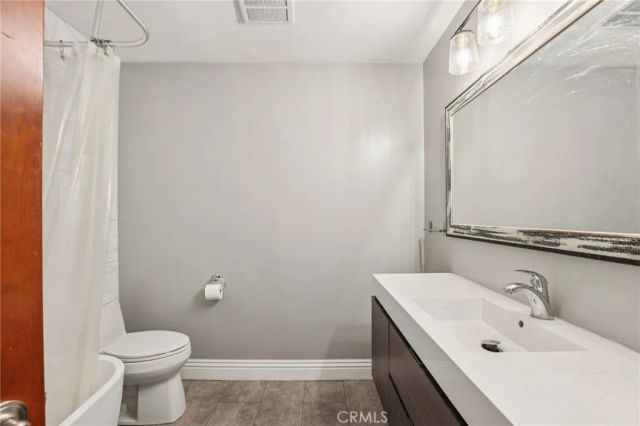 1121 N Olive Drive 211, West Hollywood, CA 90069