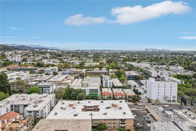 1121 N Olive Drive 211, West Hollywood, CA 90069