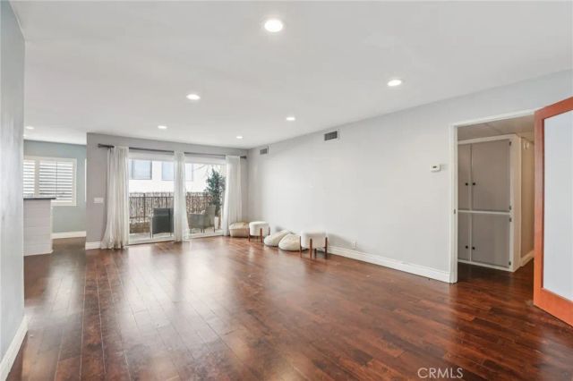 1121 N Olive Drive 211, West Hollywood, CA 90069