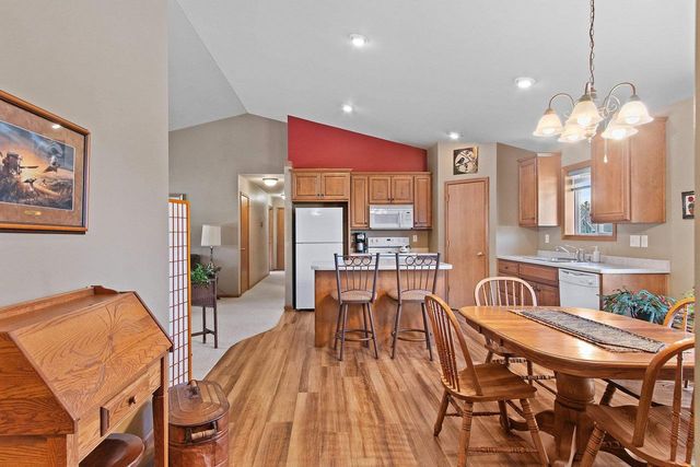 1105 FAVERSHAM WAY, Green Bay, WI 54313