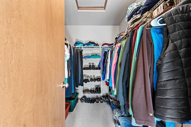 1105 FAVERSHAM WAY, Green Bay, WI 54313