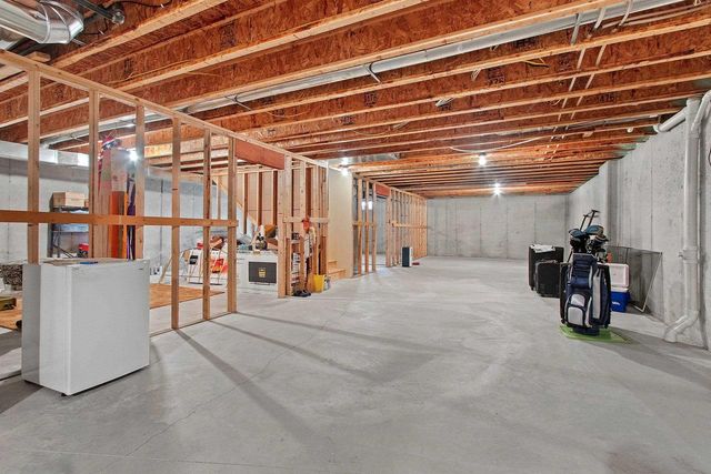 1105 FAVERSHAM WAY, Green Bay, WI 54313