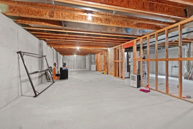 1105 FAVERSHAM WAY, Green Bay, WI 54313